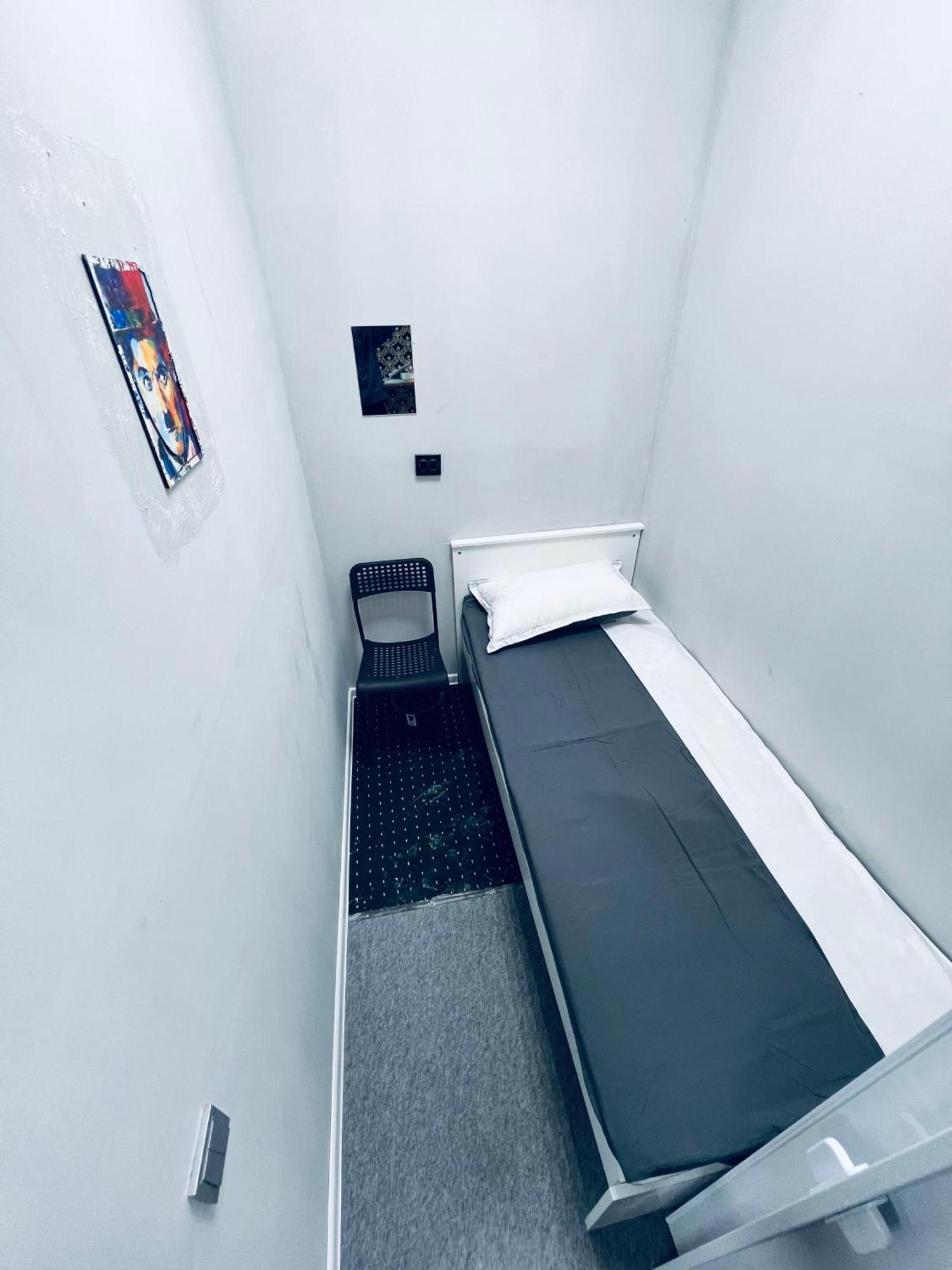 Center Capsule Hotel Αλμάτι Εξωτερικό φωτογραφία