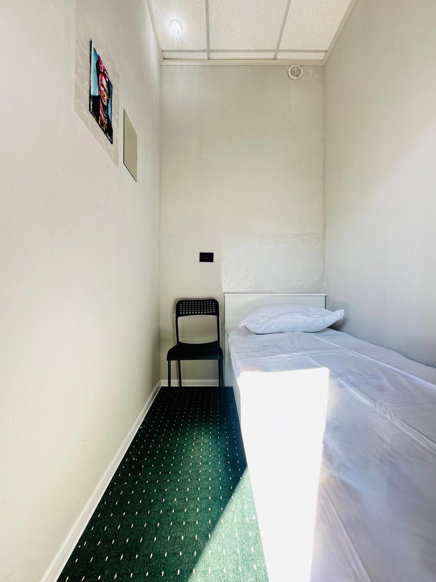 Center Capsule Hotel Αλμάτι Εξωτερικό φωτογραφία